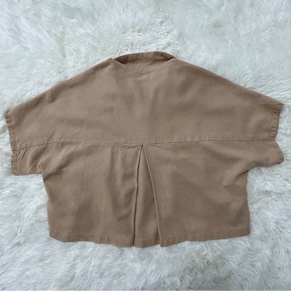 Kendall & Kylie Tan Cropped Button-Up Shirt - Picture 5 of 7